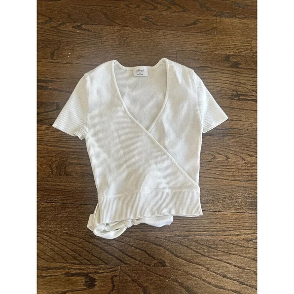 Aritzia brand Little Moon white t-shirt with side tie Size XS - Picture 3 of 8